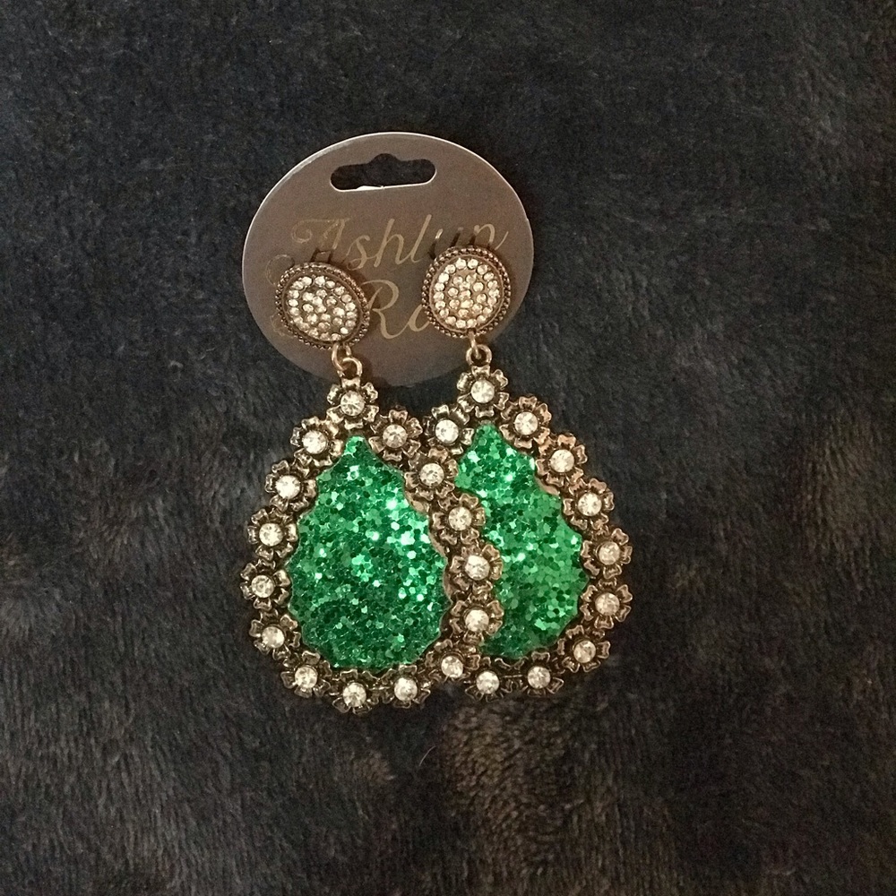 Teardrop earrings